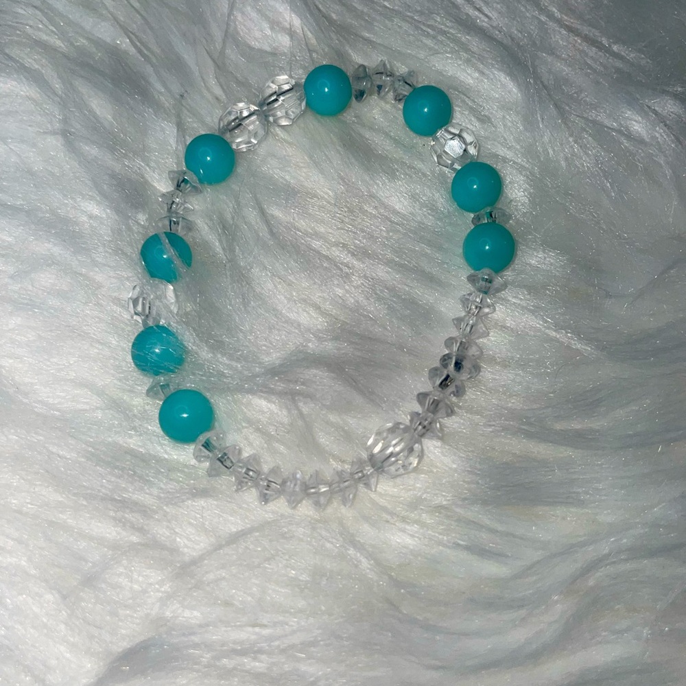 Light fits well and is very comfortable